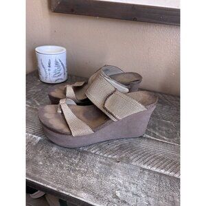 OTBT Bushnell Wedge Sandals Womens 8.5 M Metallic Gold Beige Leather Platform
